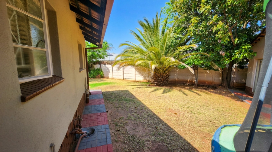 4 Bedroom Property for Sale in Wilkoppies North West